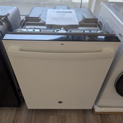 Open box GE 24 in  built in control top dishwasher. Was$849, now$400 W/ 1 Year warranty, 48 hr delivery.