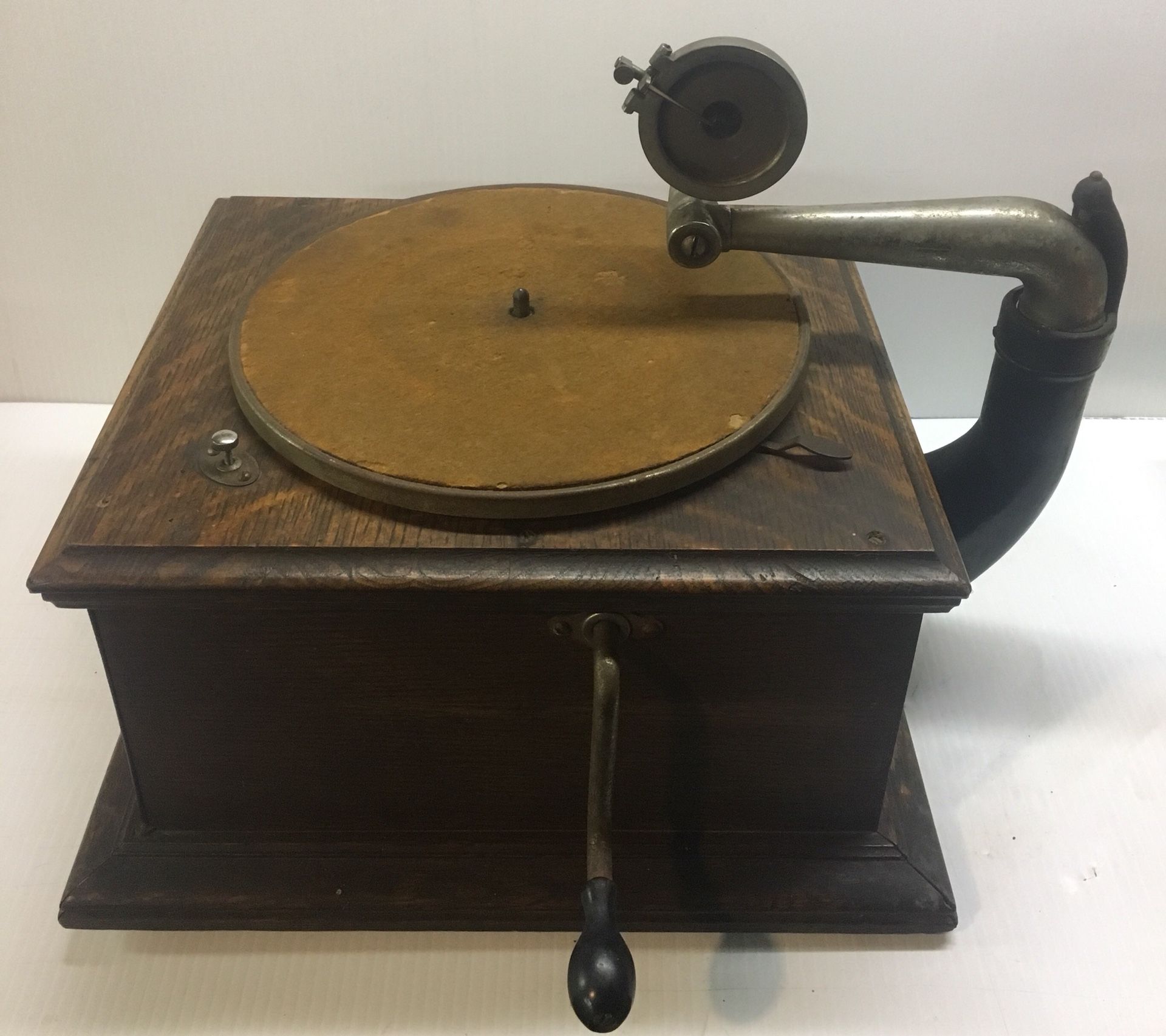 ANTIQUE 1923 VICTOR VV-IV TALKING MACHINE CRANK PHONOGRAPH TURNTABLE