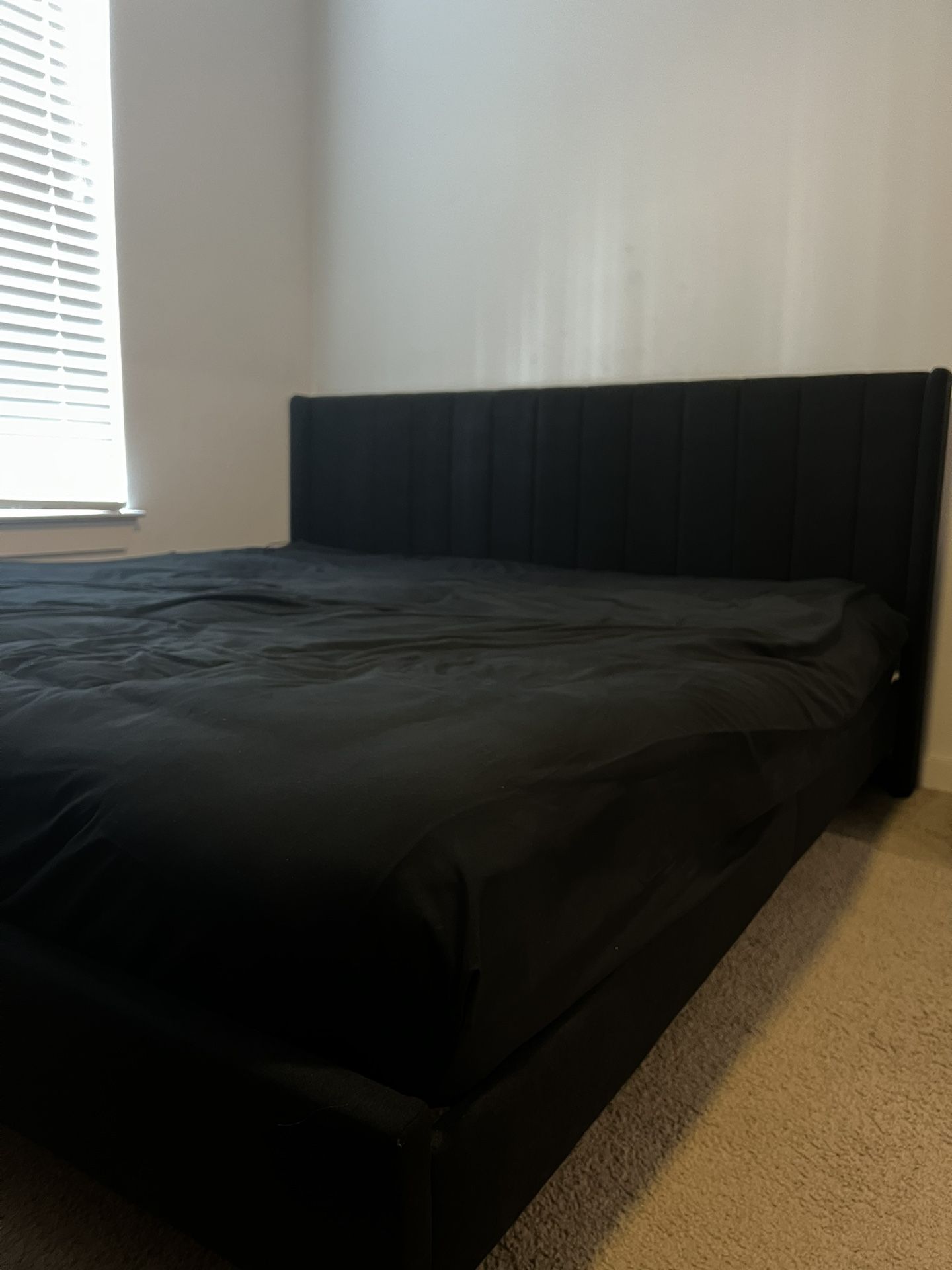 BLACK KING SIZE BED
