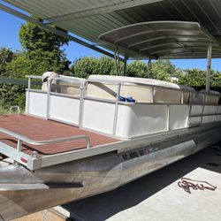 1982 Kayot Pontoon