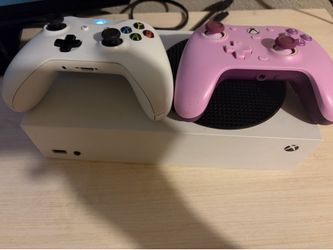 Xbox Series S 1TB + 2 Controllers