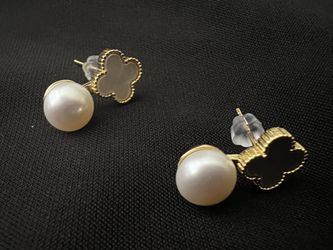 Natural pearls Gold Plated Earrings