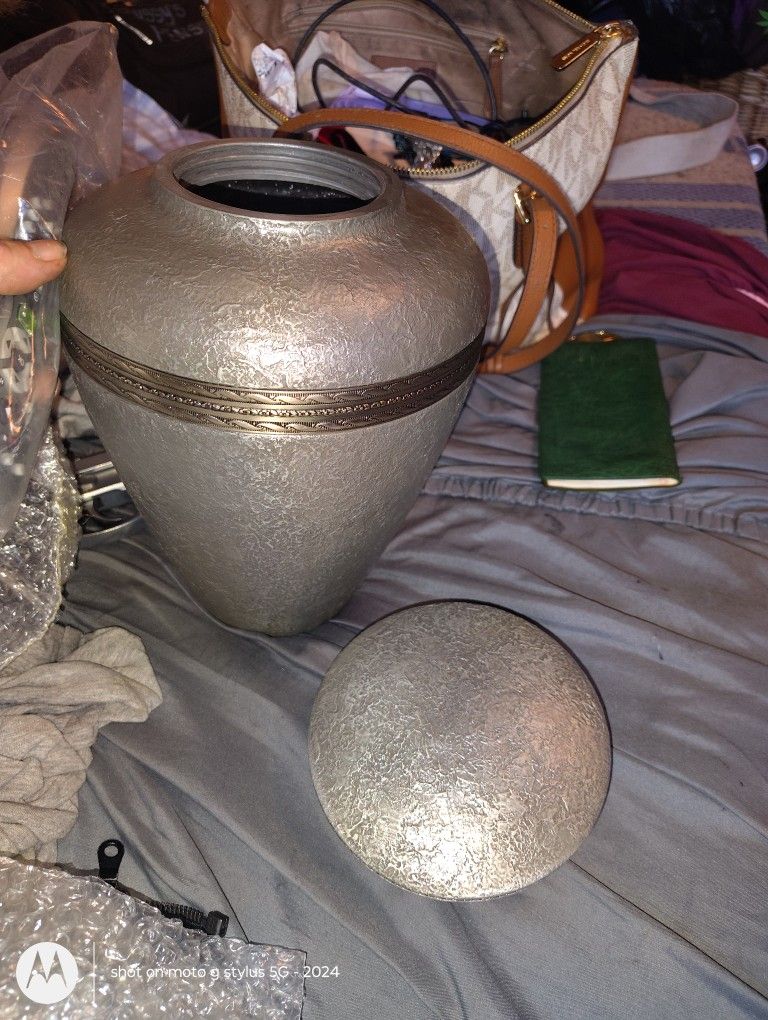 Urn