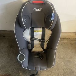 Graco Car Seat-Convertible Slim Fit