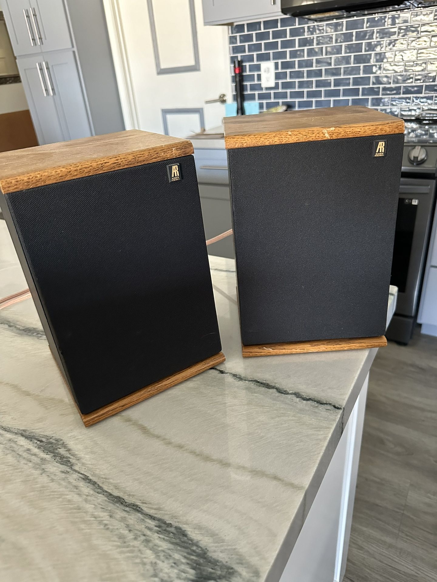 Vintage AR (Acoustic Research) Bookshelf Speakers
