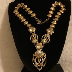 20” Gold Necklace With Pendant …Pearls,crystals,and Rhinestones.