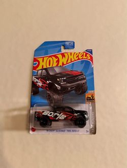 Hot Wheels ‘19 Chevy Silverado Trail Boss LT