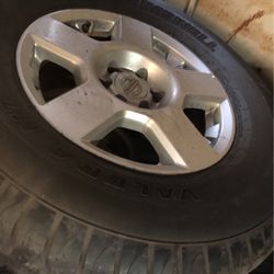 4 Rines Con Yantas Para Nisan 6 Hollos $150 Los 4