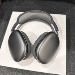 AirPod Maxes 