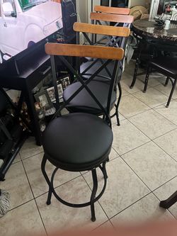 4 bar Stools