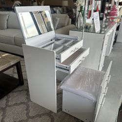 Makeup Vanity Set $379