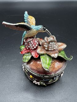 Vintage-style bejeweled hummingbird trinket box