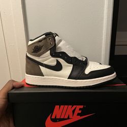 Air Jordan 1 Mocha Grade School Size 4y