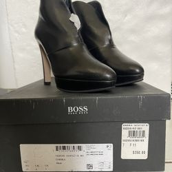 Boss Hugo Boss black ankle booties size US 7 / VIOL Black leather  