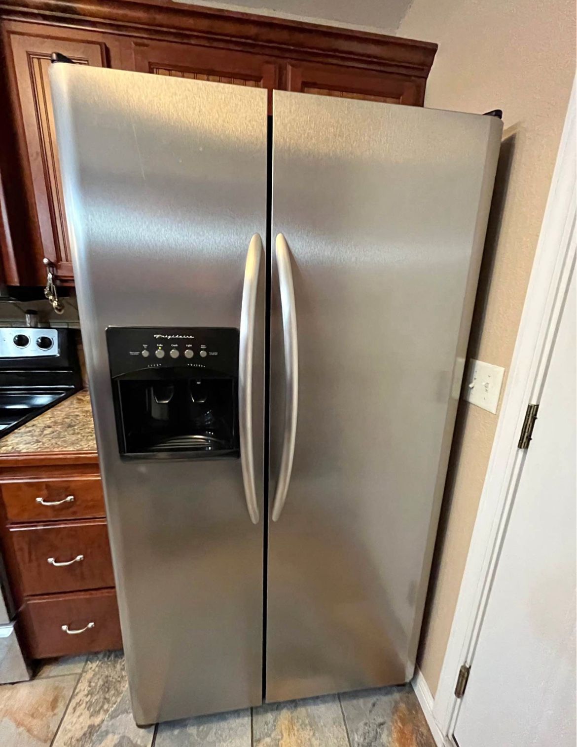 Frigidaire Refrigerator-Freezer