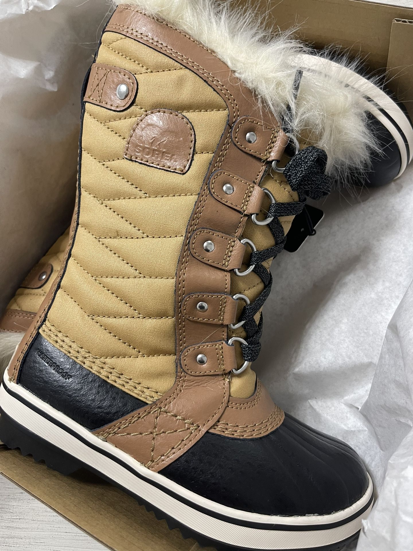 SOREL Tofino II Faux Fur Lined Waterproof Boot in Curry/Elk , Size 1 M