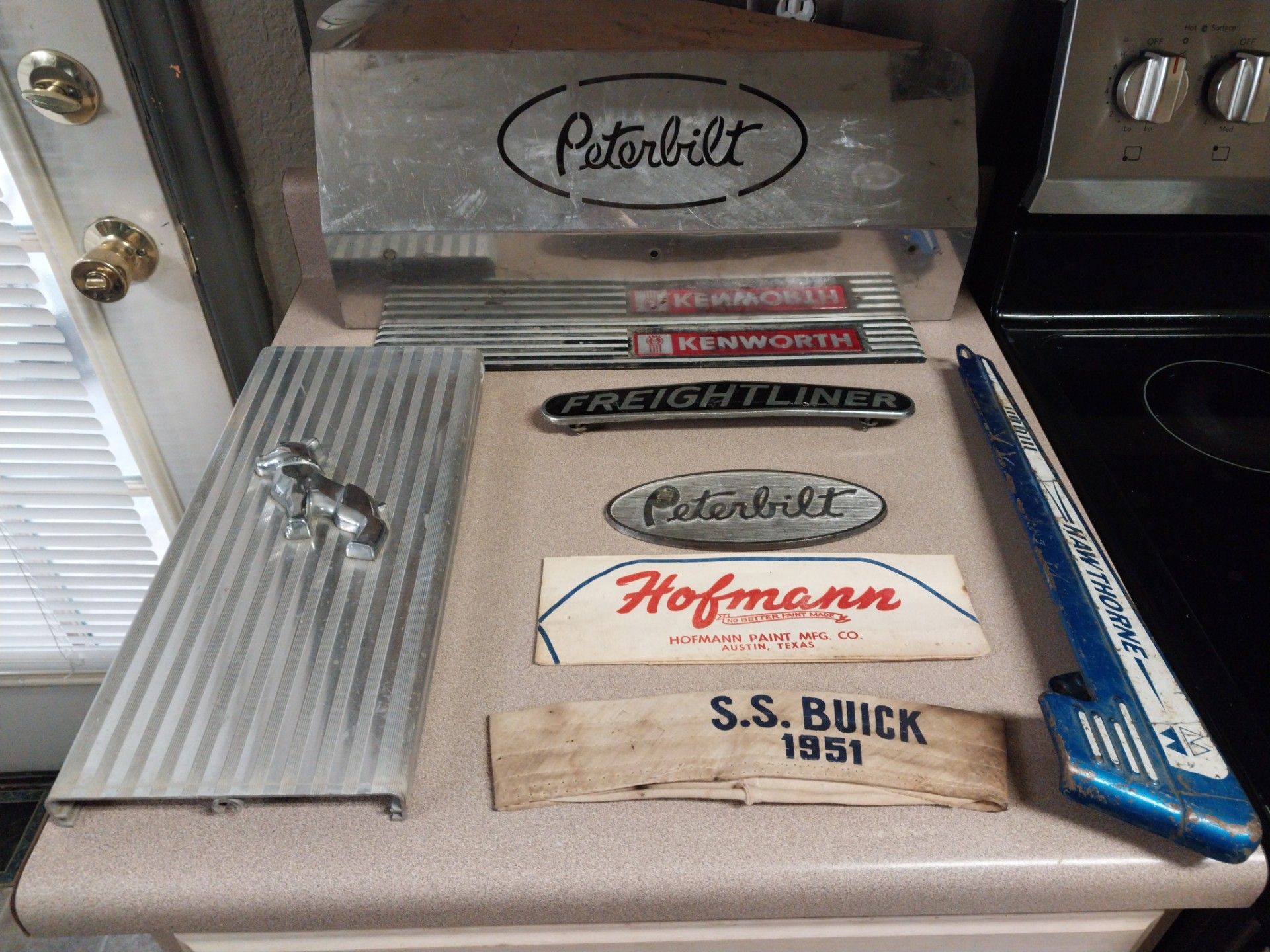 Peterbuilt, kenworth, Mack, frighliner