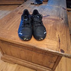 Puma Black tennis Shoes. Size 10. Hardly Worn. Like New