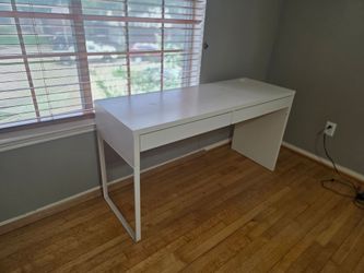 White desk/ Vanity