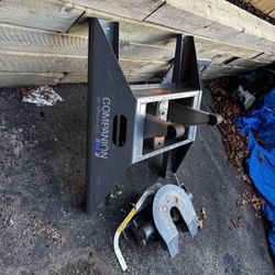 B&W Companion 5th Wheel Hitch 