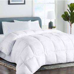 California King Size Comforter, All-Season Quilted Down Alternative Duvet Insert, Luxury Hotel GentleSoft Comforter with Anti-Clump Tech & 8 Tabs - Re