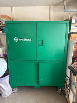 Storage locker
