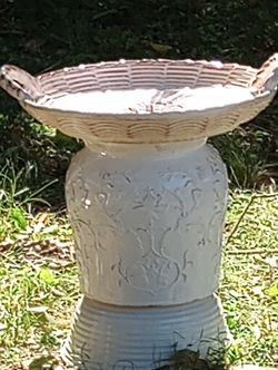 Pretty White Ceramic Basket Birdbath🌷🌹🌻Buy 2 Or 3 Get Free Solar Fountain
