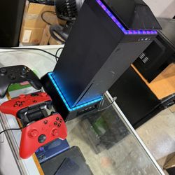 Xbox Series X With Intercooler And 3 Controller With Charging Station