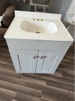 24 inch vanity - functional