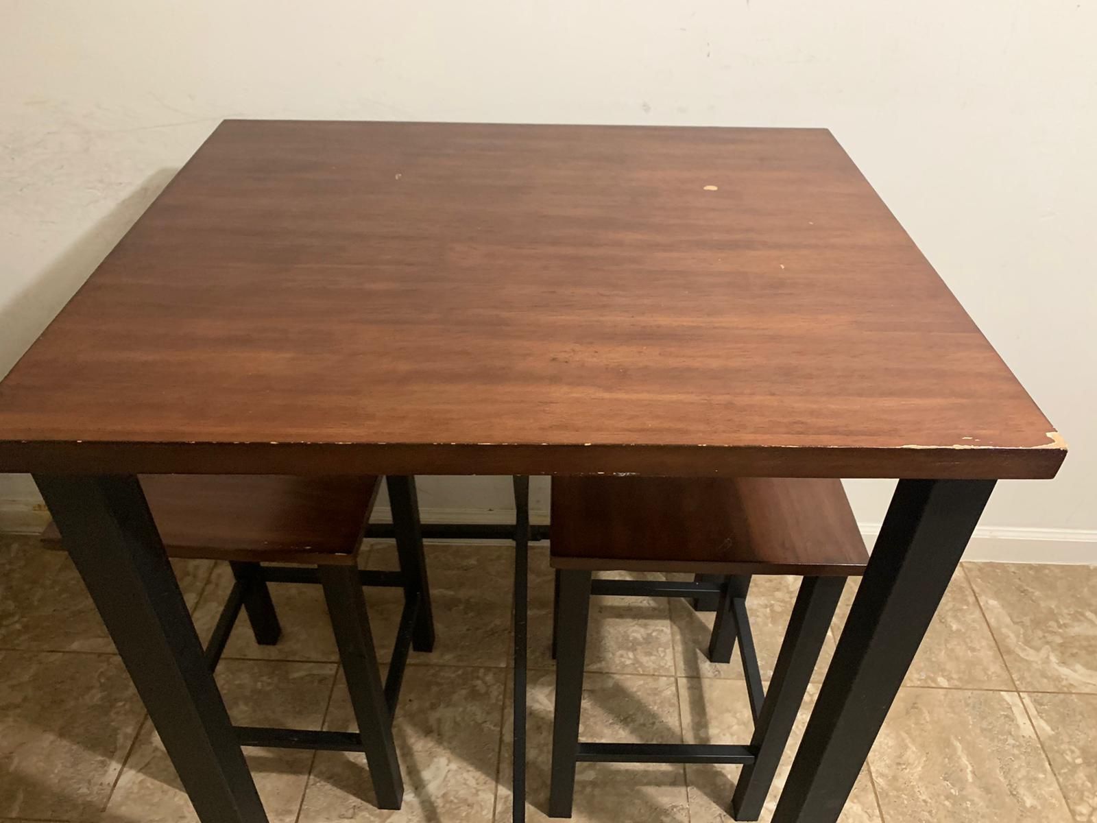 Dining room table