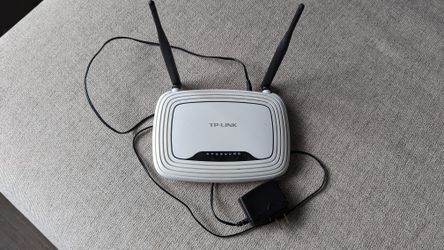 TP-Link N300 Wireless Extender, Wi-Fi Router (TL-WR841N)
