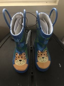 Rain boots- for toddlers size 5/6