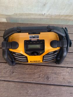DeWalt Job Radio DCR015 with 12v/20v Charger
