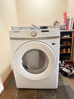 Brand new - Samsung 7.5-cu ft Stackable Vented Electric Dryer ( White )