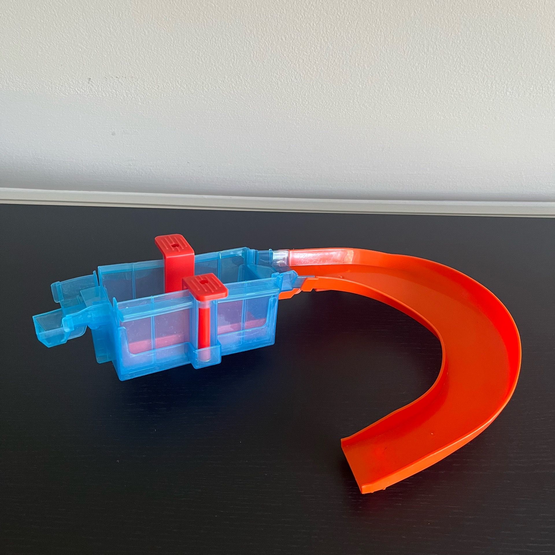 Hot Wheels Ultimate Gator Car Wash Dunk Tank Track Connector Replacement Part