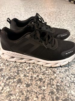 Avia Women’s Athletic Light Runner Sneakers – Black/White – Size 9