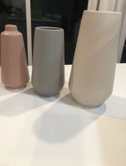3 Vases