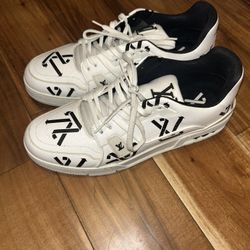 Louis Vuttion Sneakers