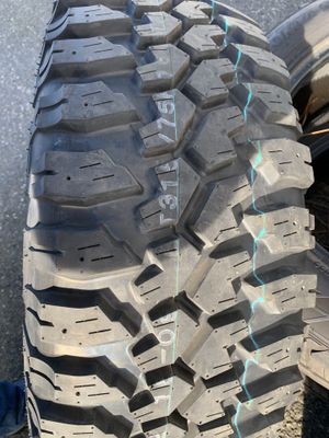 Photo 35” Big Horn tire LT315/75R16 (only 1 tire)