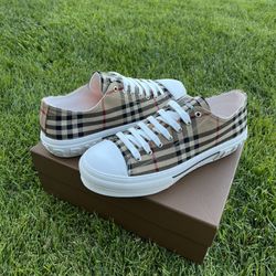 Burberry Shoes 