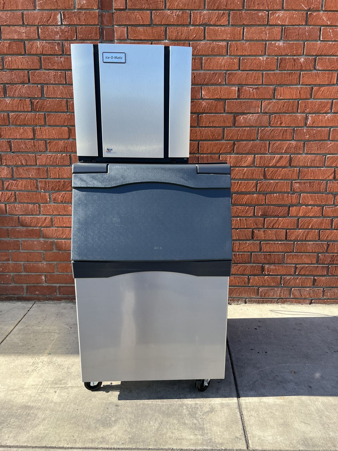 Ice-O-Matic CIM0320HA Half Dice Cube Ice Machine 313 lb. for Sale in ...