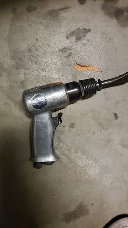 Pneumatic air hammer