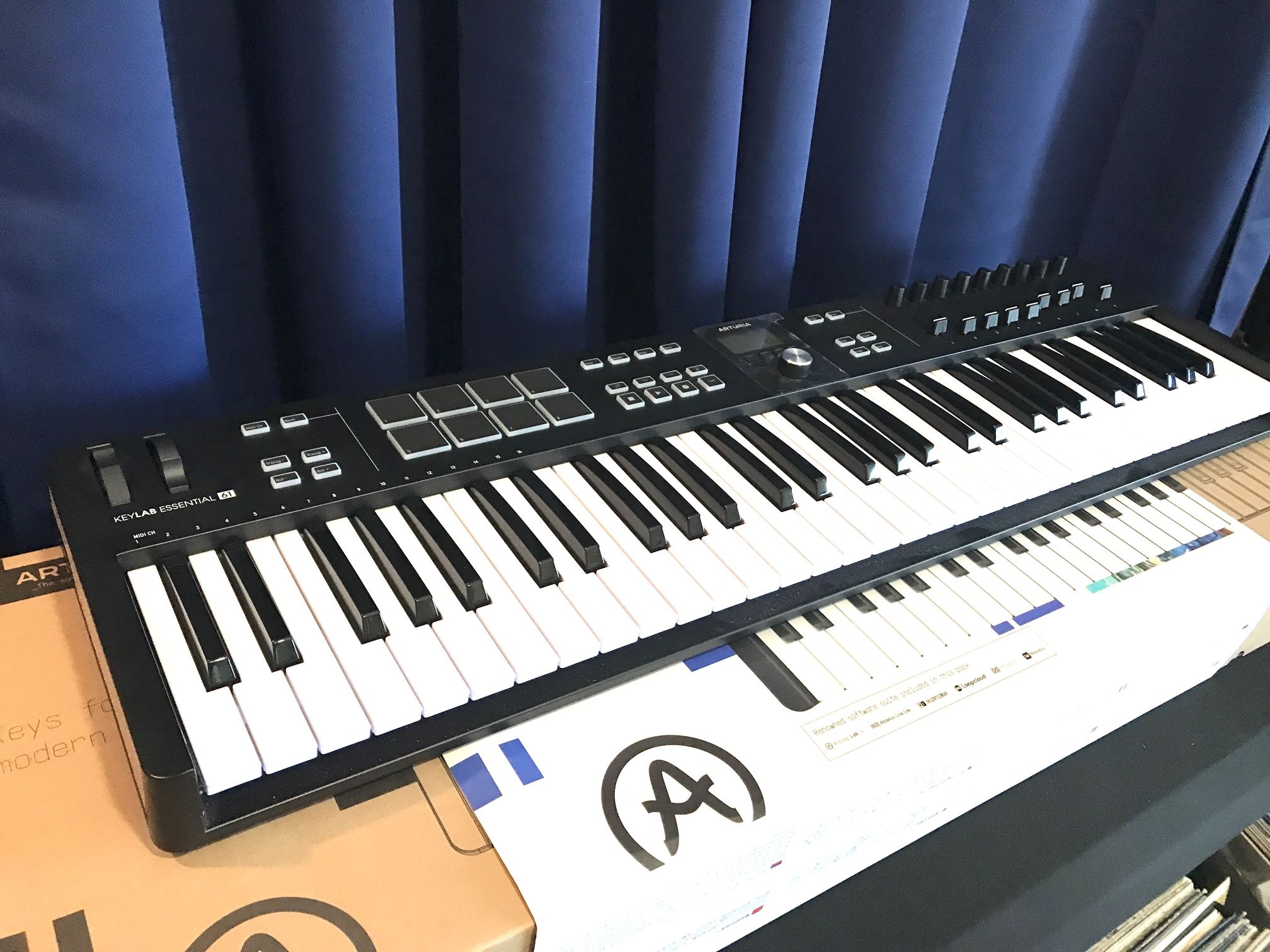 NEW MIDI Controller Keyboard Piano Arturia KeyLab Essential 61 mk3 Drum Pads