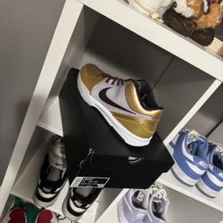 Kobe 4s Golden Medals Size 11