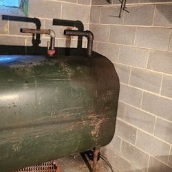 280 Gal Fuel Oil  Tank. No Legs Or Pipes Attached.