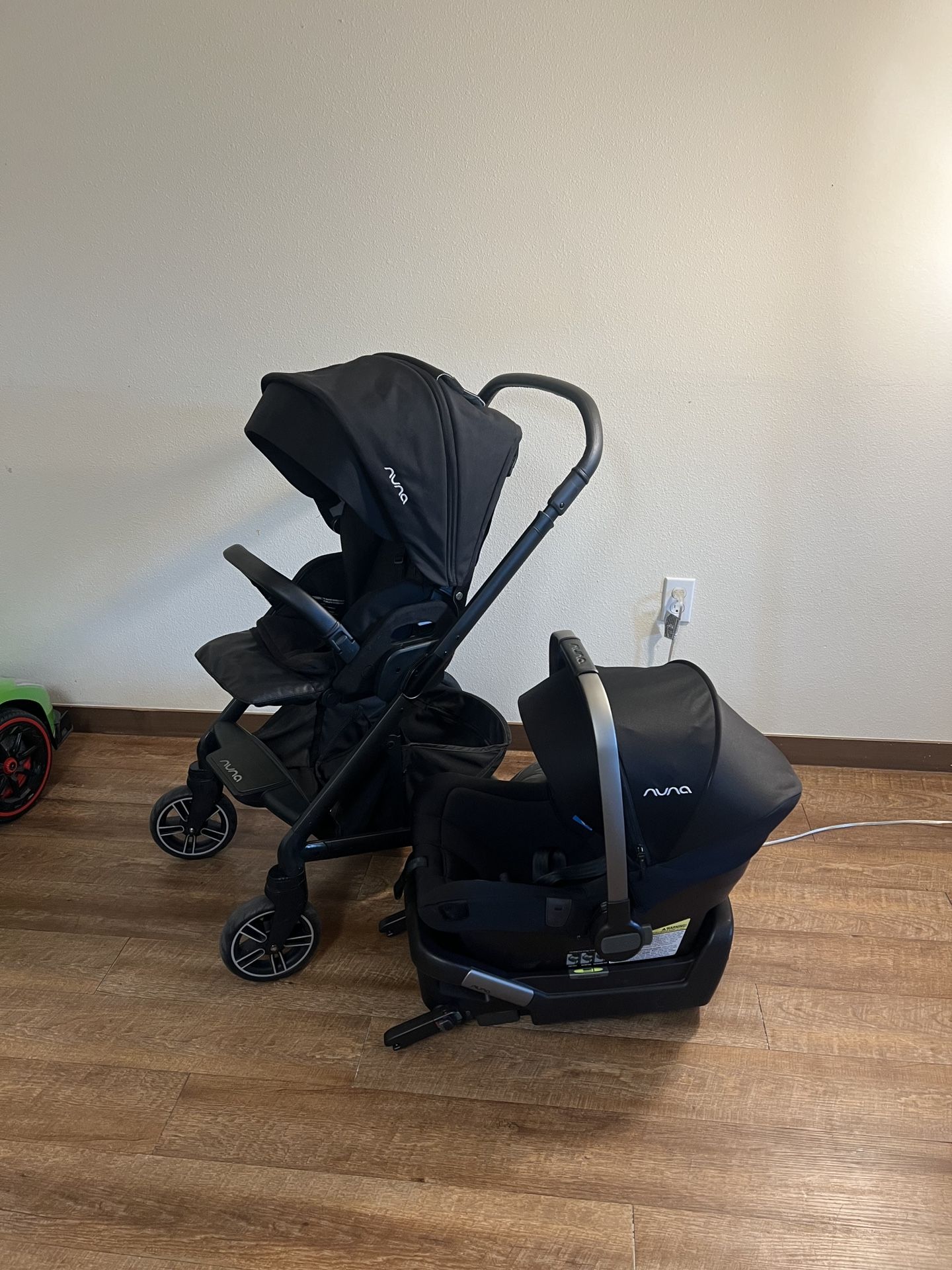 Nuna Stroller MIXX and Car Seat 