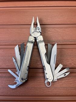 Leather man super tool 300