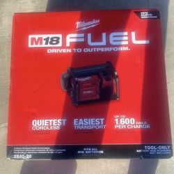 MILWAUKEE M18 FUEL BRUSHLESS SUPER QUIET AIR COMPRESSOR TOOL ONLY NEW
