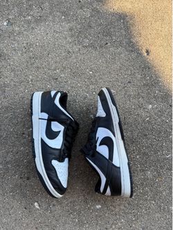NIKE DUNK LOW PANDA SZ 10.5 NO BOX