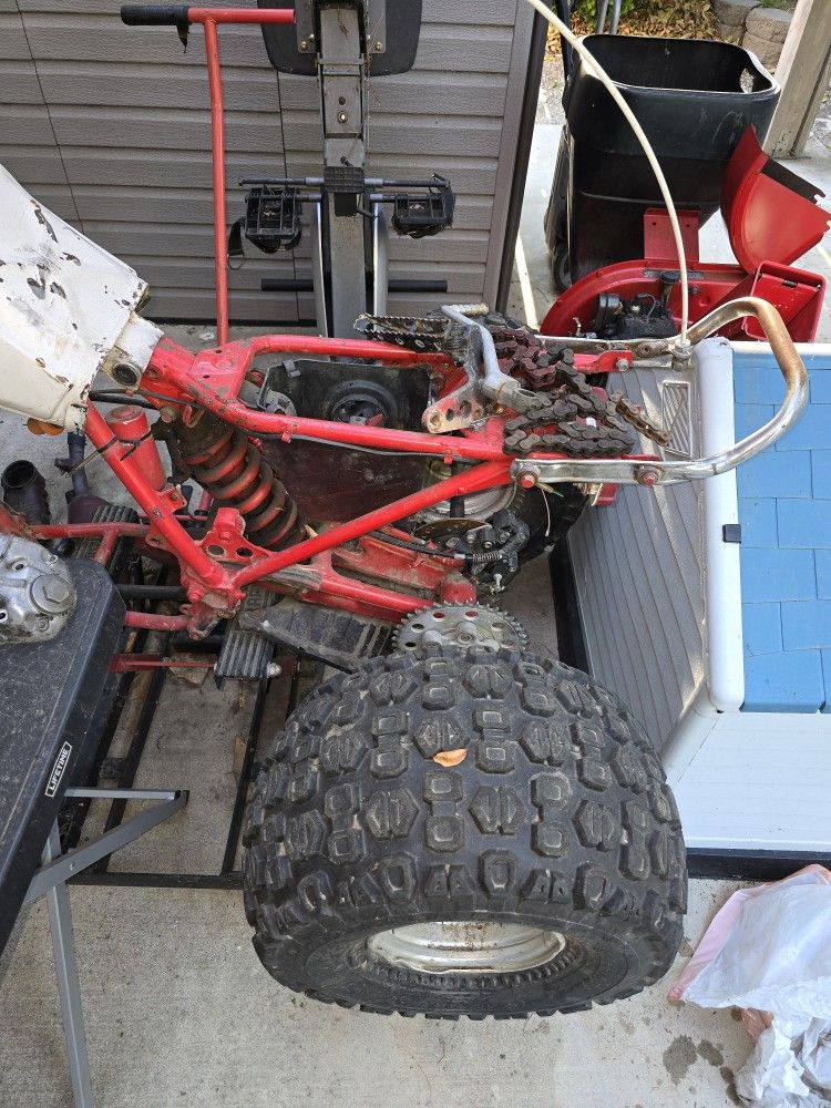 Majolica Strawberries Plate Sarreguemines, Circa 1880Honda ATC 200x For Parts Or Repair